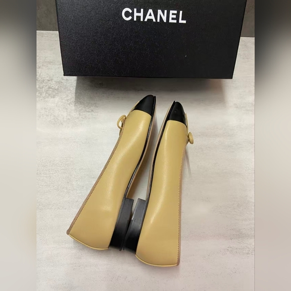 Chanel Beige and Black Women's Ballet Flats - Picture 7 of 9